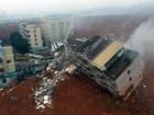 Vídeo mostra edifícios 'engolidos' por deslizamento de detritos na China
