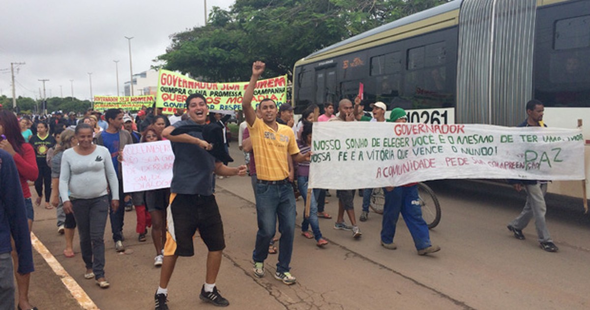 G Grupo Protesta Contra Derrubada De Casas No Sol Nascente No Df Not Cias Em Distrito Federal