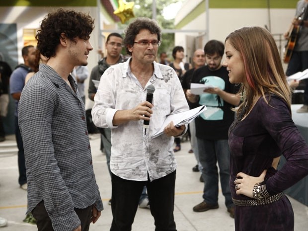 O momento do reencontro dos personagens de Gui Prates e Alice Wegmann  (Foto: Malhação / TV Globo)