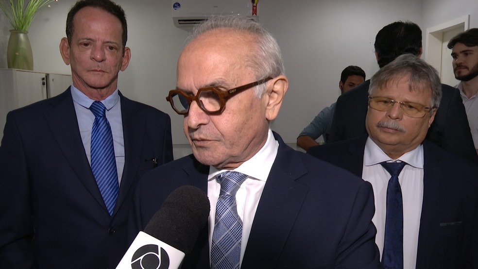 Cícero Lucena fala sobre obras de engorda da orla que ele promete para serem iniciadas em dezembro — Foto: TV Cabo Branco/Reprodução