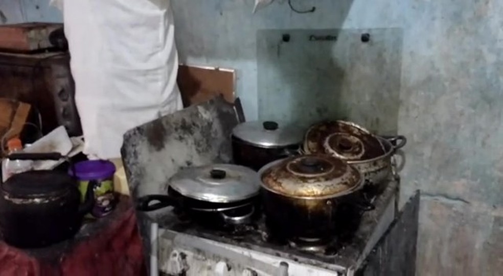 Casa investigada não apresentava condições mínimas de higiene. — Foto: Polícia Civil