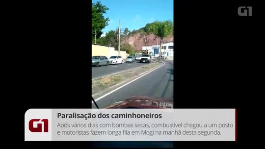 Posto de gasolina de Mogi vende estoque guardado de combustível e motoristas formam filas