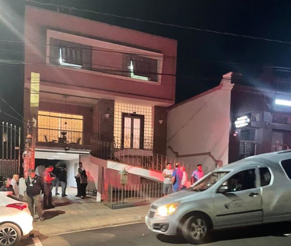 Polícia investiga triplo assassinato no centro de São Carlos — Foto: São Carlos no Toque/Divulgação