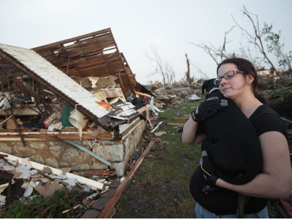 O casal afirma que morava no local depois de ter perdido tudo na passagem do furacão Katrina, em Nova Orleans, em 2005 (Foto: AP )