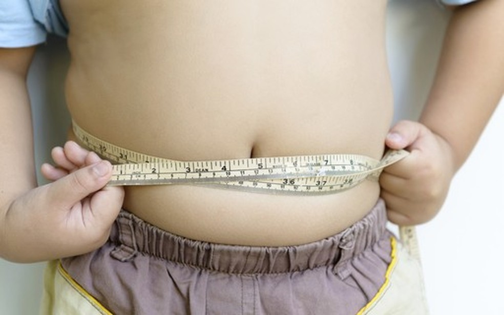Veja como prevenir a obesidade infantil — Foto: Crescer