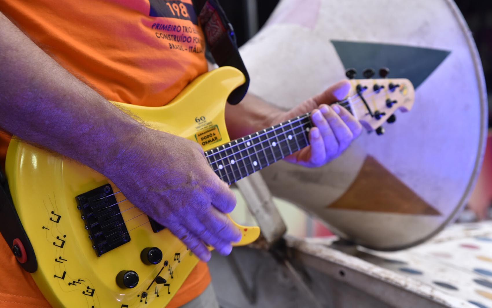 Festival Guitarrassa homenageia a guitarra baiana no Museu de Arte Moderna da Bahia, em Salvador