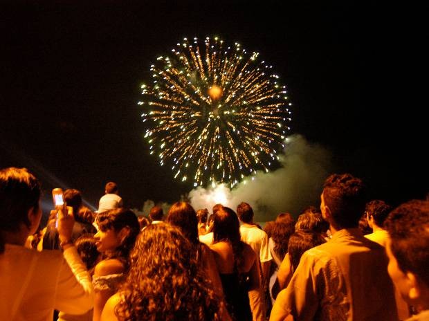 DESTRUÍ a VIZINHANÇA USANDO FOGOS de ARTIFÍCIO! Fireworks Mania