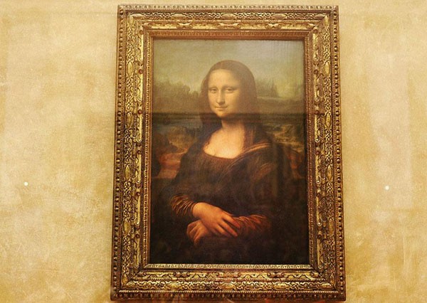 Um dos quadros mais conhecidos e populares da História da Arte, a Mona Lisa, pintada por Leonardo da Vinci no início dos anos 1500, ainda impressiona pelos mistérios e simbolismos que o rosto da mulher expõe, além, é claro, da própria beleza da pintura a óleo (Foto: Reprodução)