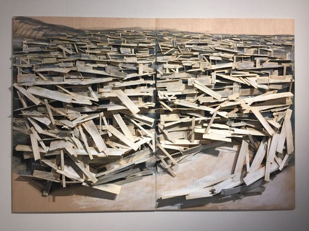 Um nome para ficar de olho! Não conhecia e já amei a obra de Tadashi Kawamata. Aqui, Destruction no. 9, na galeria Annely Juda Fine Art… (Foto: Taissa Buescu)