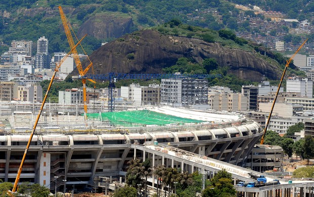 Perto de receber grama, Maracanã  tem 10 mil cadeiras instaladas