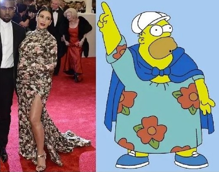 Um meme comparando o vestido de Kim Kardashians com um visual do personagem Homer Simpson (Foto: Twitter)
