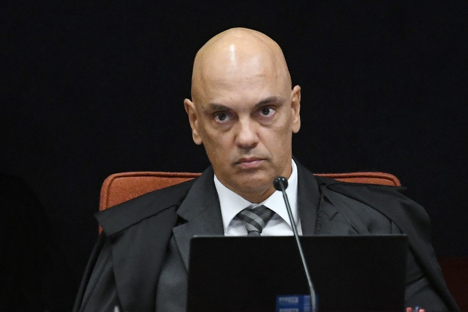 Moraes manda Saúde suspender certificados de vacinação de Bolsonaro, Laura  e Mauro Cid | Lauro Jardim | O Globo