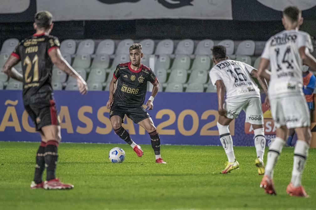 Andreas Pereira na partida entre Santos e Flamengo — Foto: Alexandre Vidal/Flamengo