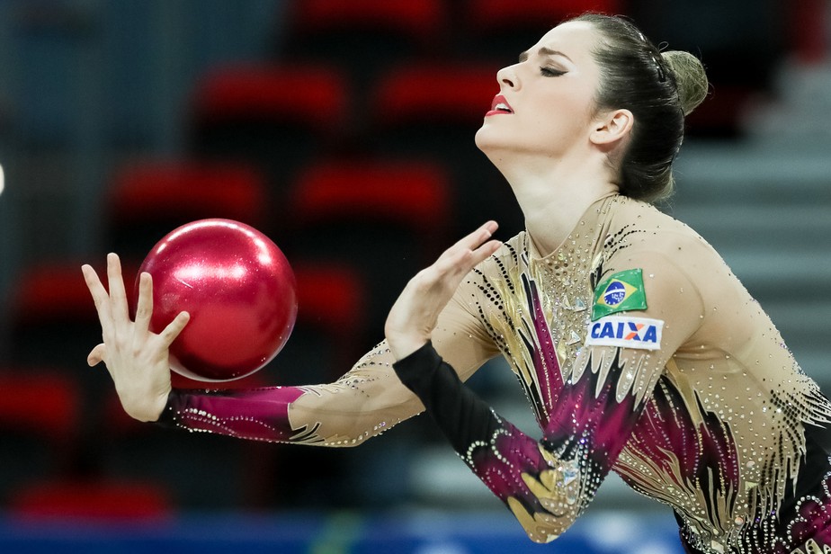 Natália Gaudio fica fora das finais no primeiro dia em Sofia, mas aprova teste