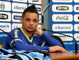 Pará admite interesse do Flamengo, mas reitera desejo de ficar no Grêmio