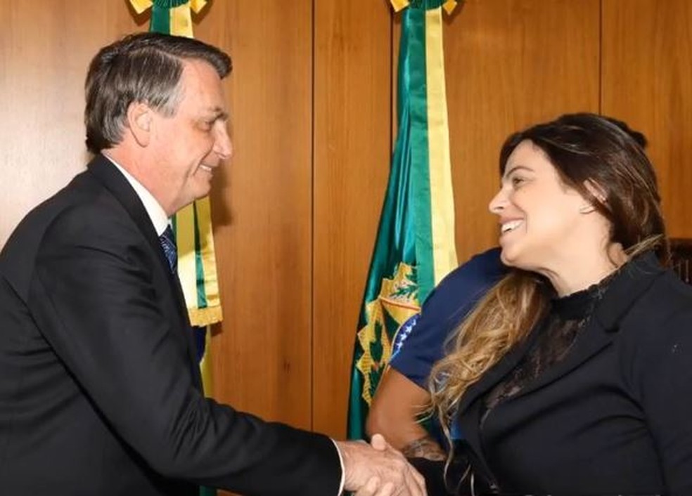 Edianne Paulo de Abreu além de dentista, foi assessora parlamentar do deputado federal Daniel Silveira (PSL-RJ) — Foto: Reprodução redes sociais
