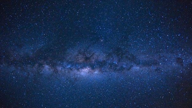Se comprovada, essa nova descoberta pode ajudar a entender melhor o funcionamento do Universo (Foto: Getty Images/BBC)