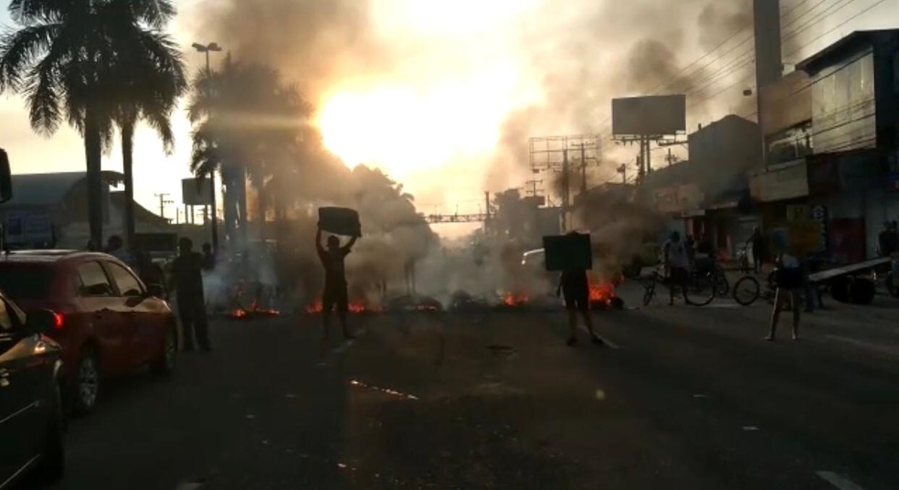 Moradores interditam BR-316 em Ananindeua. — Foto: Reprodução