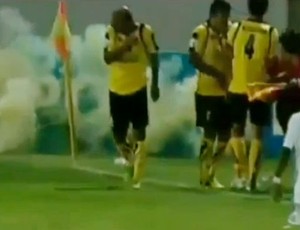 Bomba explode no gramado durante jogo da Liga dos Campeões da Ásia