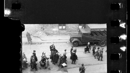 Fotos inéditas da Revolta do Gueto judeu em Varsóvia são expostas em museu; veja
