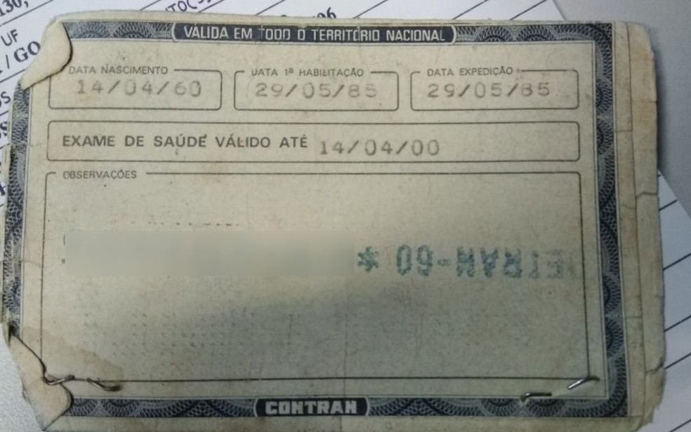  Motorista é flagrado dirigindo na BR-060 com CNH vencida há quase 18 anos, em Goiás (Foto: PRF/Divulgação)