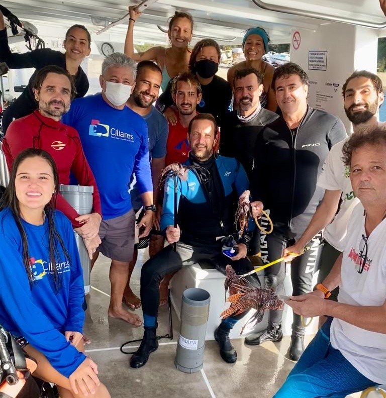 
Quatro peixes-leão são capturados em Fernando de Noronha durante mutirão submarino realizado pelo ICMBio