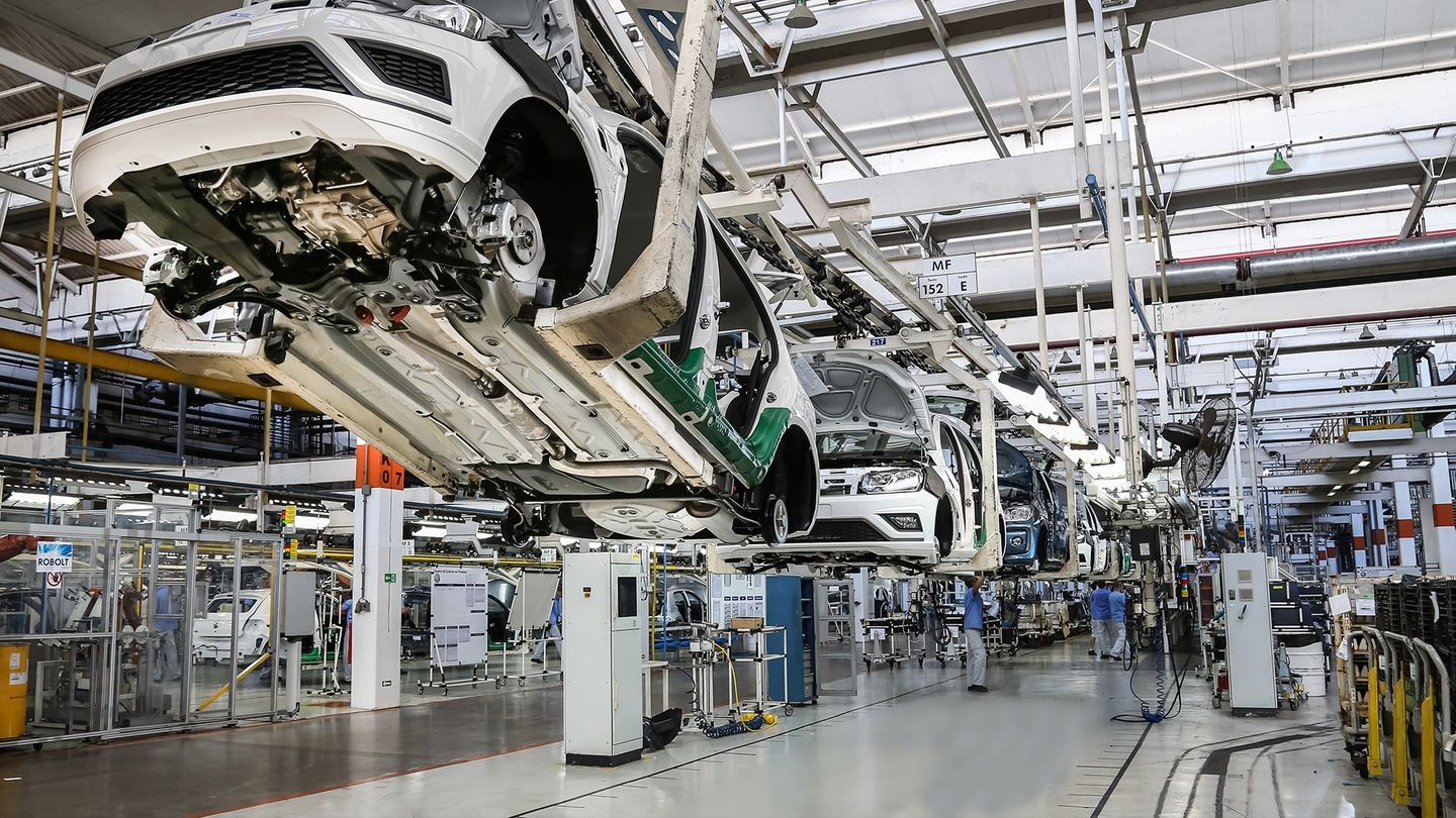 Volkswagen e GM iniciam férias coletivas para 5 mil trabalhadores nas fábricas do Vale do Paraíba