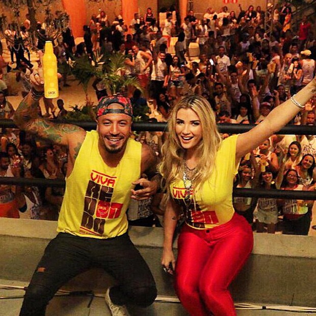 Fernando Medeiros elogia exBBB Aline "Parabéns pela simpatia e