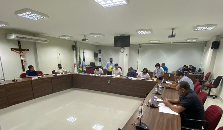 Câmara aprova projeto para que vereadores decidam quanto vão receber de salário em Patos de Minas; entenda como vai funcionar