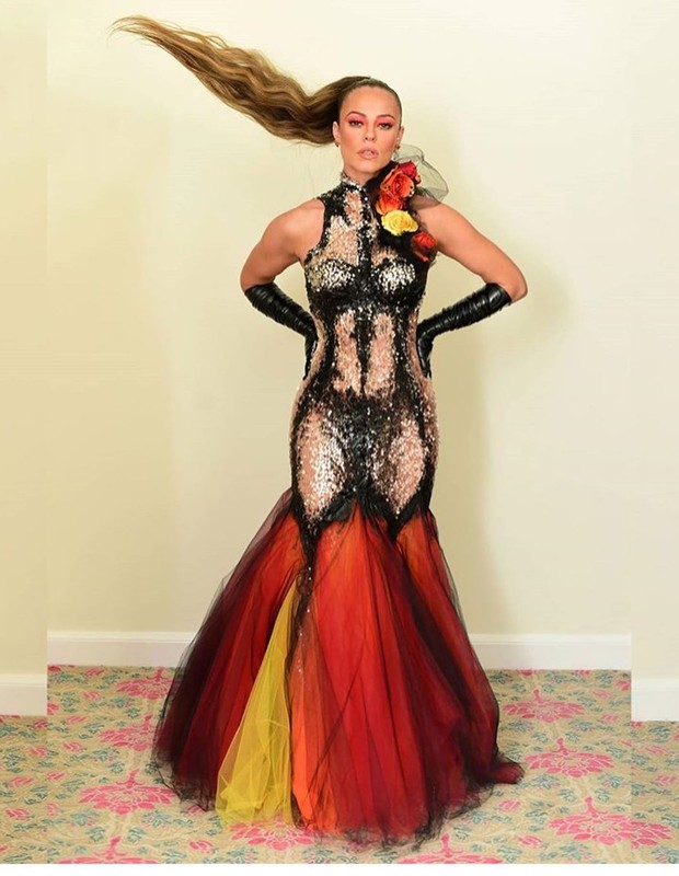 Resultado de imagem para paola oliveira baile da vogue 2020