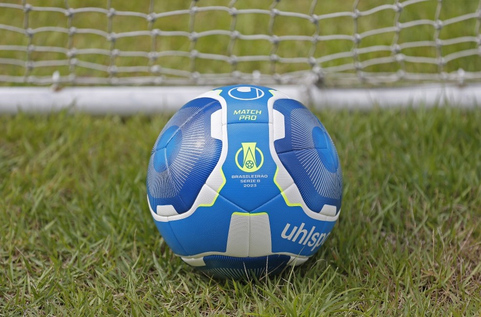 Bola oficial da Série B do Brasileirão — Foto: Rafael Ribeiro / CBF