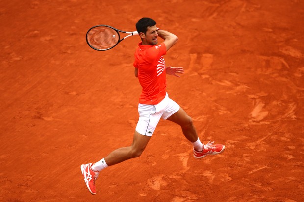 Novak Djokovic é um dos desafiantes de alto nível de Rafael Nadal - e está voando (Foto: Getty Images / Julian Finney)