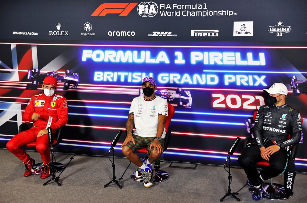 Charles Leclerc, Lewis Hamilton e Valtteri Bottas no GP da Inglaterra de 2021 — Foto:  XPB - Pool/Getty Images