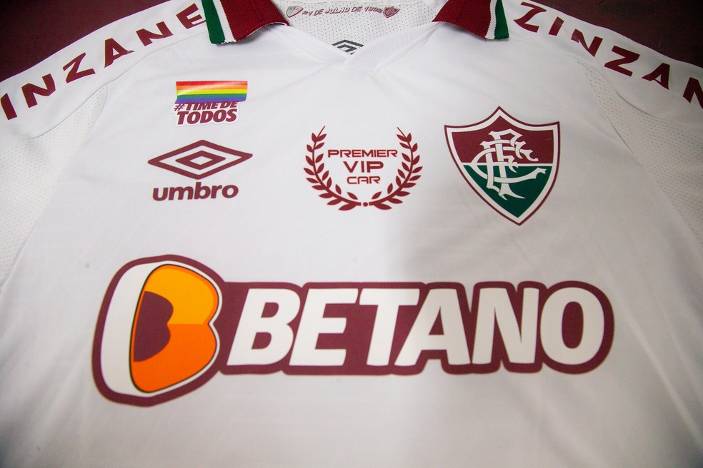 Patch na camisa do Fluminense em apoio ao Dia do Orgulho LGBTQIA+  — Foto: Divulgação/Fluminense