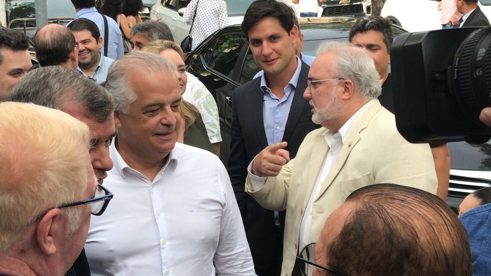 Márcio França, ministro dos Portos e Aeroportos, na chegada ao Porto de Natal, nesta sexta-feira (17). — Foto: Geraldo Jerônimo/Inter TV Cabugi