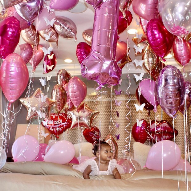 Khloe Kardashian comemora 1 ano de True (Foto: reprodução/Instagram)