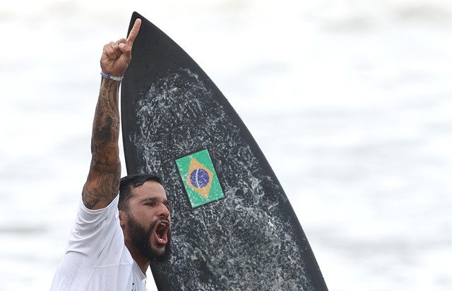 ICHINOMIYA, JAPAN - JULY 27: Italo Ferreira of Team Brazil celebrates after winning the Gold Medal on day four of the Tokyo 2020 Olympic Games at Tsurigasaki Surfing Beach on July 27, 2021 in Ichinomiya, Chiba, Japan. (Photo by Ryan Pierse/Getty Images) (Foto: Getty Images)