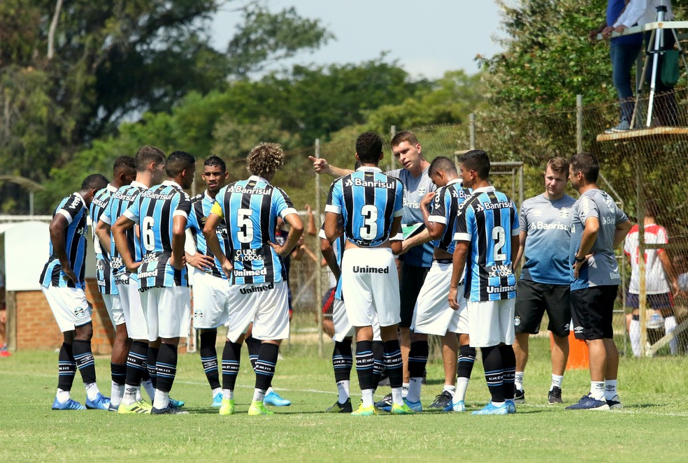 Equipe sub-23 é comandada pelo técnico Thiago Gomes — Foto: Rodrigo Fatturi/Grêmio