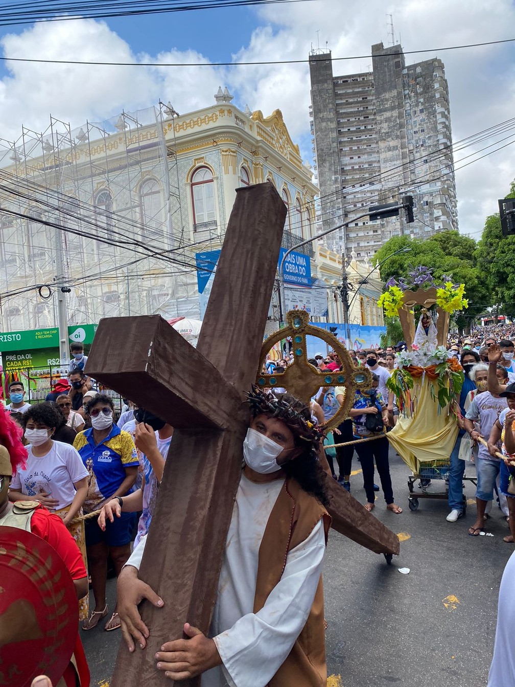 Círio 2021: Devotos usaram o domingo para pagar promessas em agradecimentos à Nossa Senhora de Nazaré, em Belém — Foto: Brenda Rachit/G1