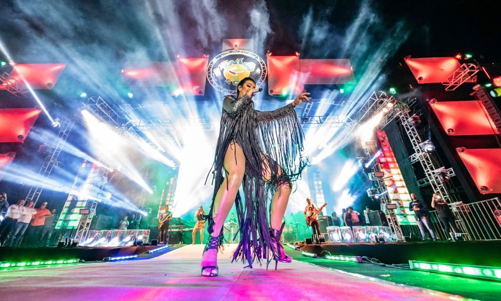 Banda Cheiro de Amor agita última noite de carnaval no Vermes e Cia, em Muzambinho — Foto: Marco Aurélio Fotografias