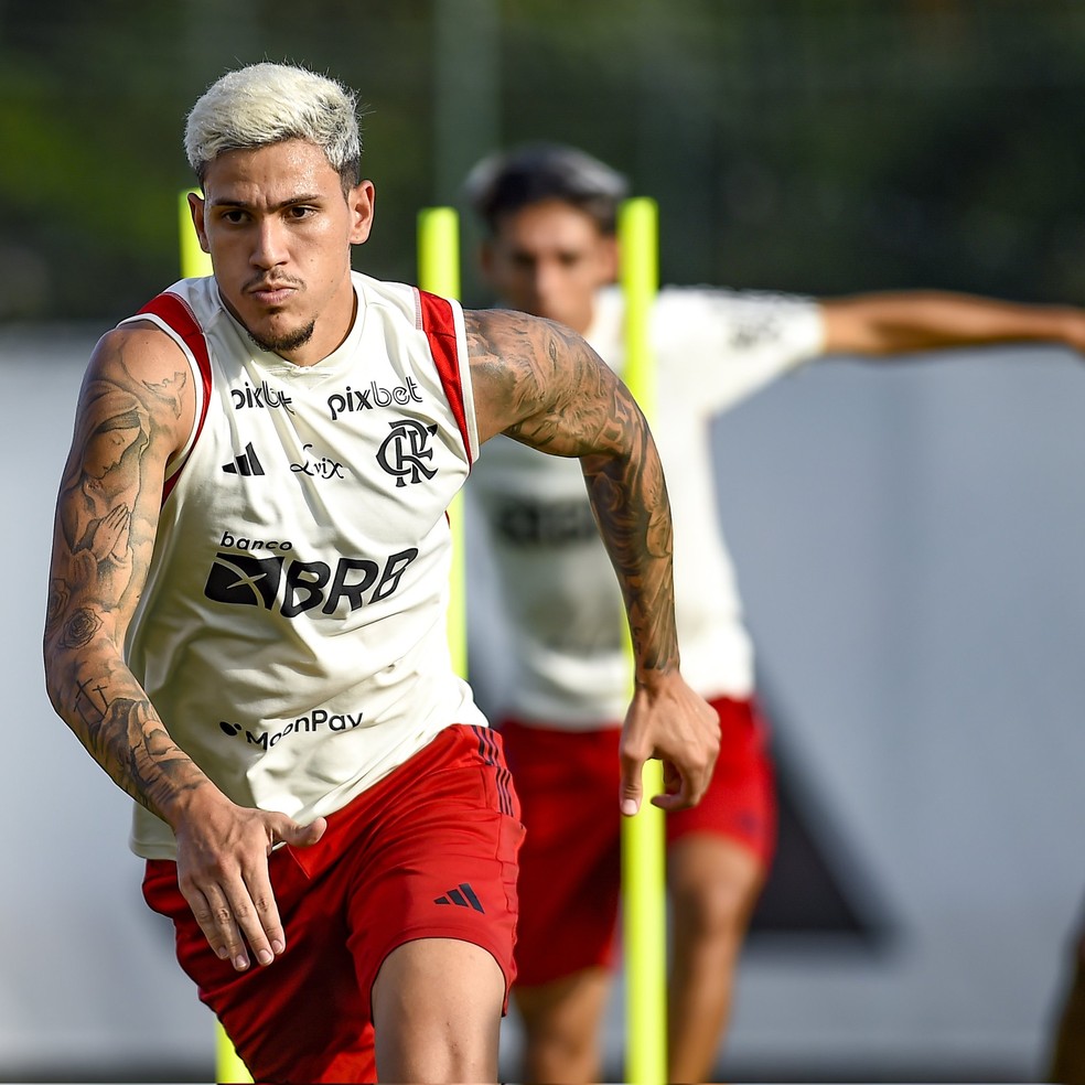 Pedro em treino do Flamengo nesta quinta — Foto: Marcelo Cortes/Flamengo