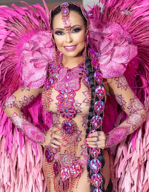 Ana Beatriz Goói, rainha de bateria da Rosas de Ouro no Carnaval 2022 (Foto: Reprodução/Instagram)