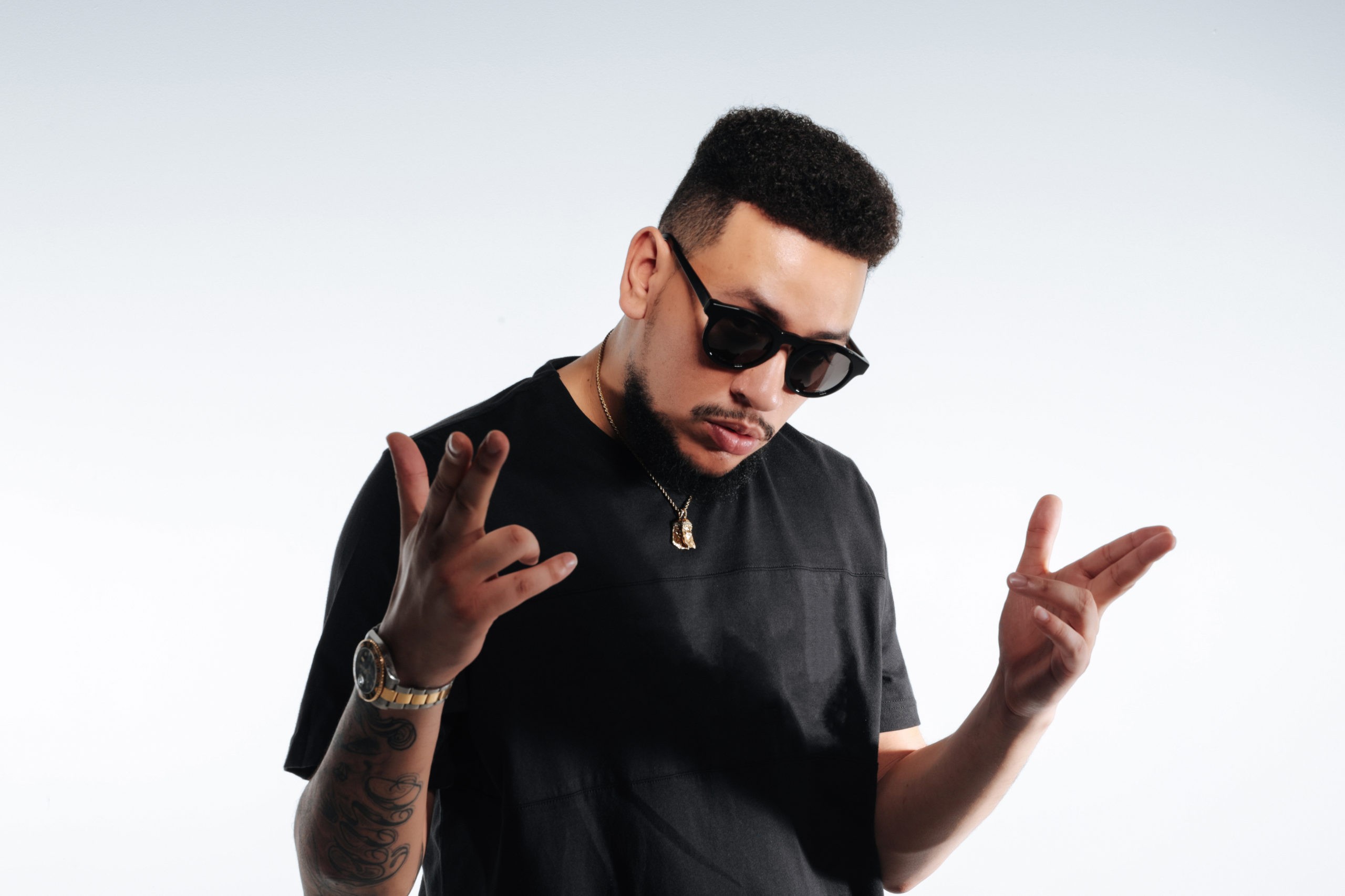 Rapper AKA morre aos 35 anos em tiroteio na África do Sul