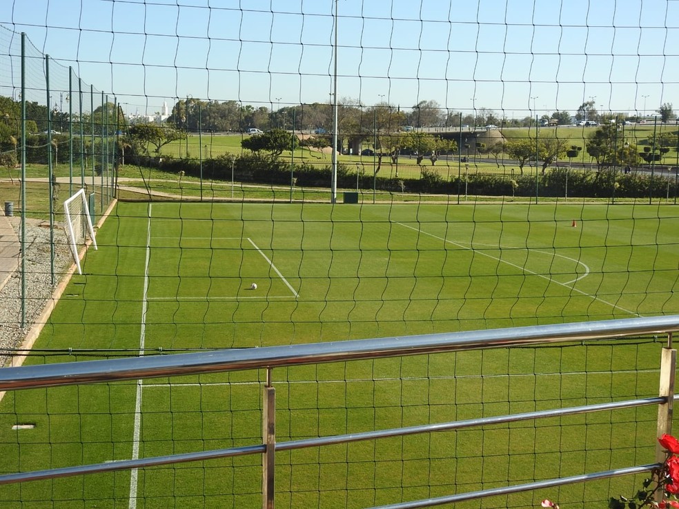 Campo 1 do CT do FUS Rabat, onde Flamengo treinar&aacute; para o Mundial  &mdash; Foto: Fred Gomes/ge