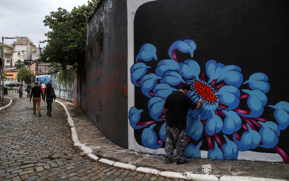 Beco do Batman - uma das principais atrações da Vila Madalena. — Foto: Amanda Perobelli/Estadão Conteúdo