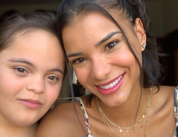 Jakelyne Oliveira (dir) e a irmã, Geovanna Oliveira (Foto: Reprodução/Instagram)