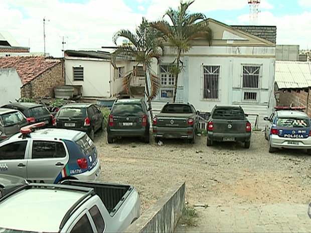 Ainda não se sabe quando ocorreu o arrombamento na Delegacia de Garanhuns (Foto: Reprodução/TV Asa Branca)