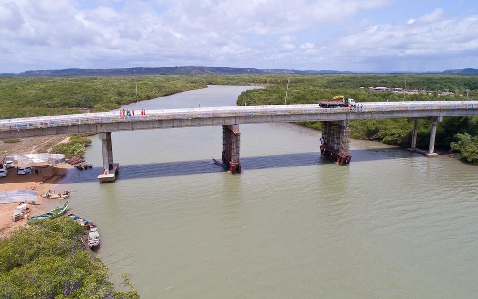 Ponte sobre o Rio Japaratuba, em Sergipe  — Foto: Sedurbs/Divulgação