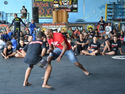 Dia das Crianças UFC Faixa Preta de Jesus Alan Nuguette (Foto: Davi Correia/UFC.com) Dia das Crianças UFC Faixa Preta de Jesus Alan Nuguette (Foto: Davi Correia/UFC.com)