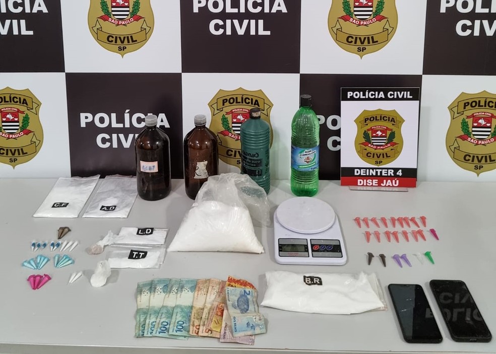 Drogas e produtos apreendidos — Foto: Foto: Polícia Civil/Divulgação